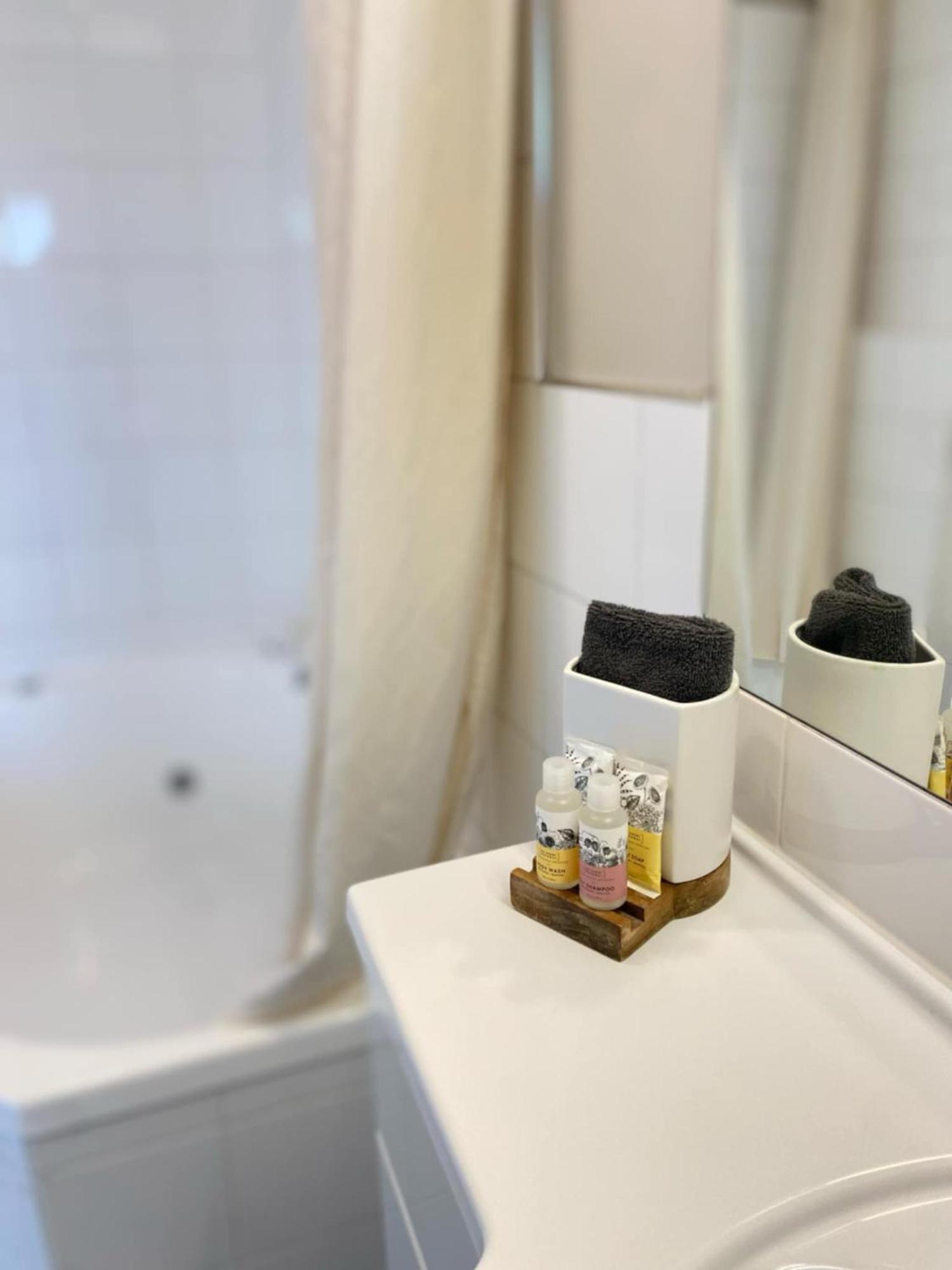 Asure Avenue Motor Lodge Тимару Экстерьер фото